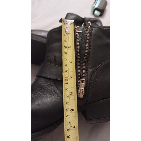 Steve Madden Tarra Black Leather Ankle Boots Women’s 9 Moto Buckle With Side Zip - Picture 5 of 11